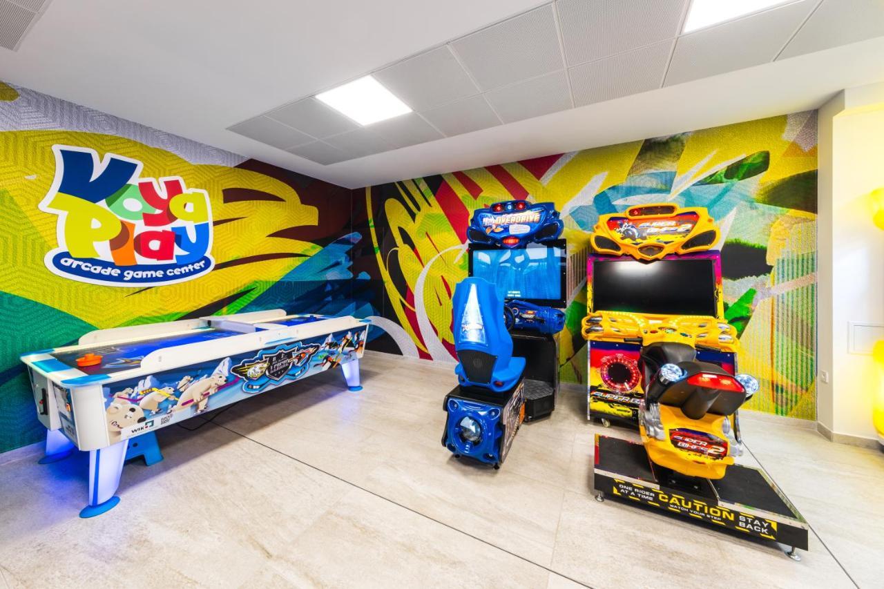 Voya Beach Resort Szveti Vlasz Kültér fotó A typical arcade