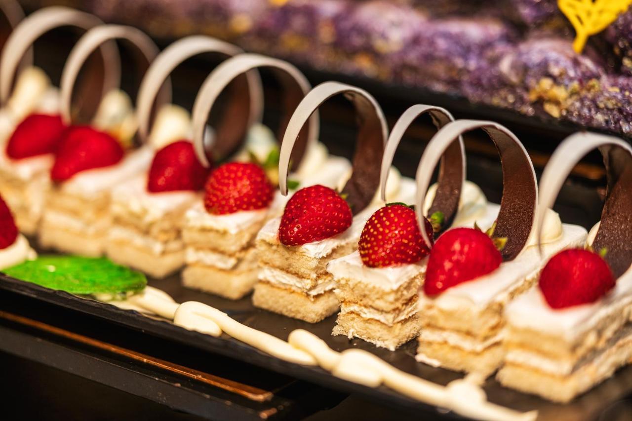 Voya Beach Resort Szveti Vlasz Kültér fotó Petit fours